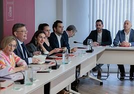 Ana Barceló, Ximo Puig y Alejandro Soler, en la reunión del comité electoral del PSPV celebrado este jueves en Valencia.