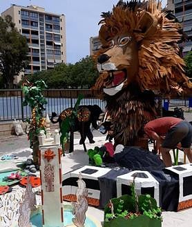 Imagen secundaria 2 - Hoguera del colegio El Tossal de Alicante.