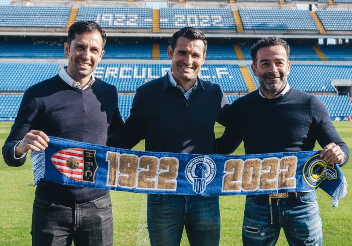 Lolo Escobar y su hermano, junto a Paco Peña en el Rico Pérez