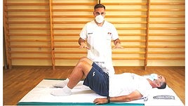 Fisioterapia junto a un paciente con ELA en Hospital Sant Joan.