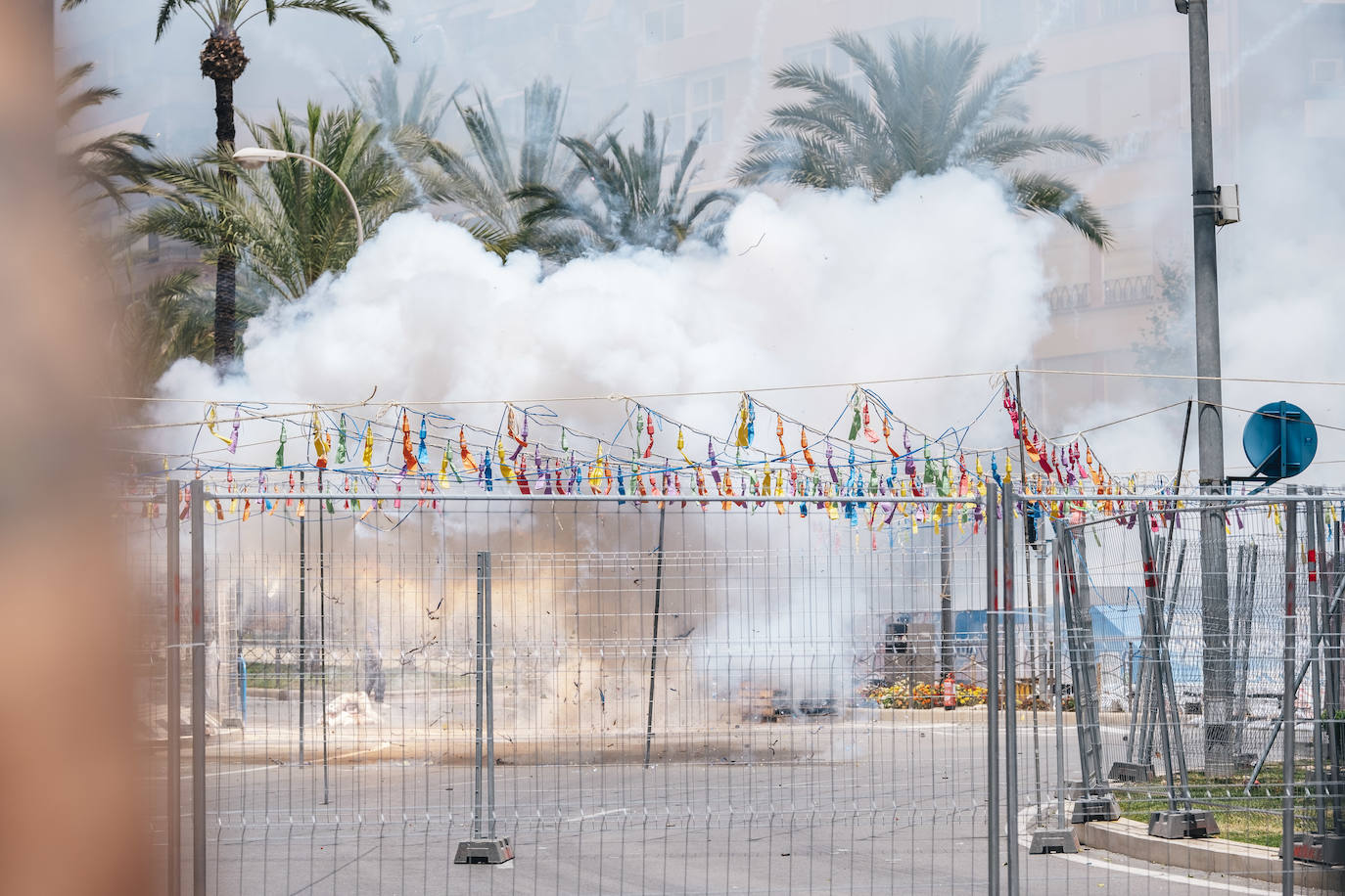 Búscate en la mascletà del 19 de junio