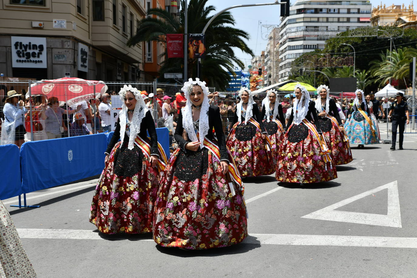 Búscate en la mascletà del 19 de junio