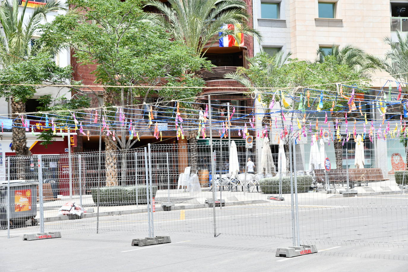 Búscate en la mascletà del 19 de junio