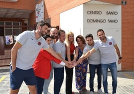 Representantes de los ayuntamientos de Villena y Petrer, junto a directivos de los clubes