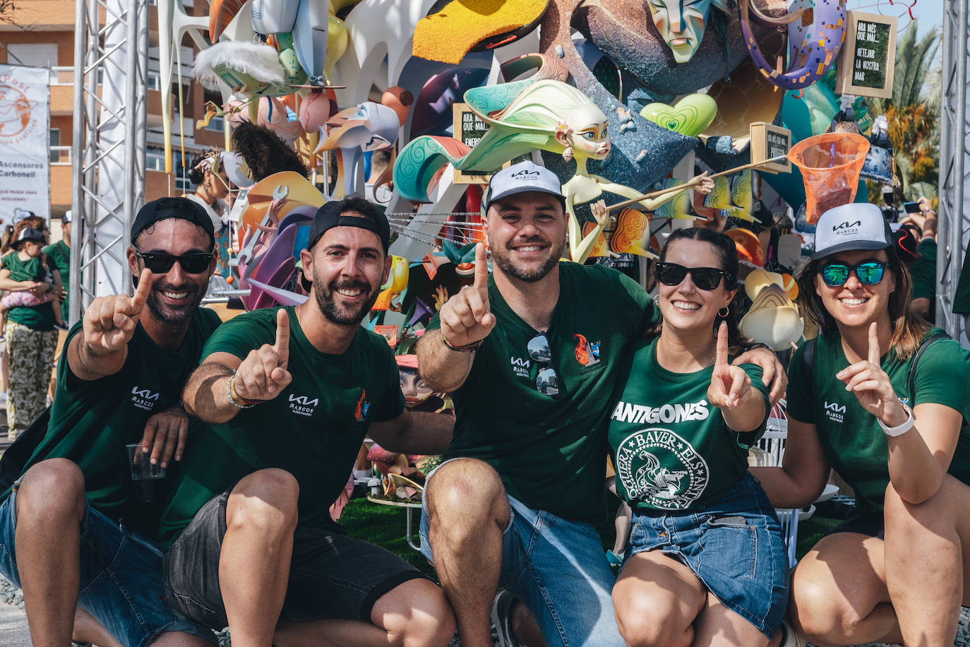 Los antigones celebran el oro de las Hogueras de Alicante