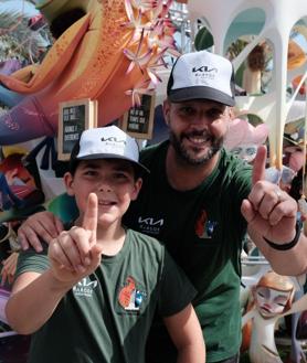 Imagen secundaria 2 - Baver-Els Antigons celebra el primer premio de las hogueras infantiles de Alicante.