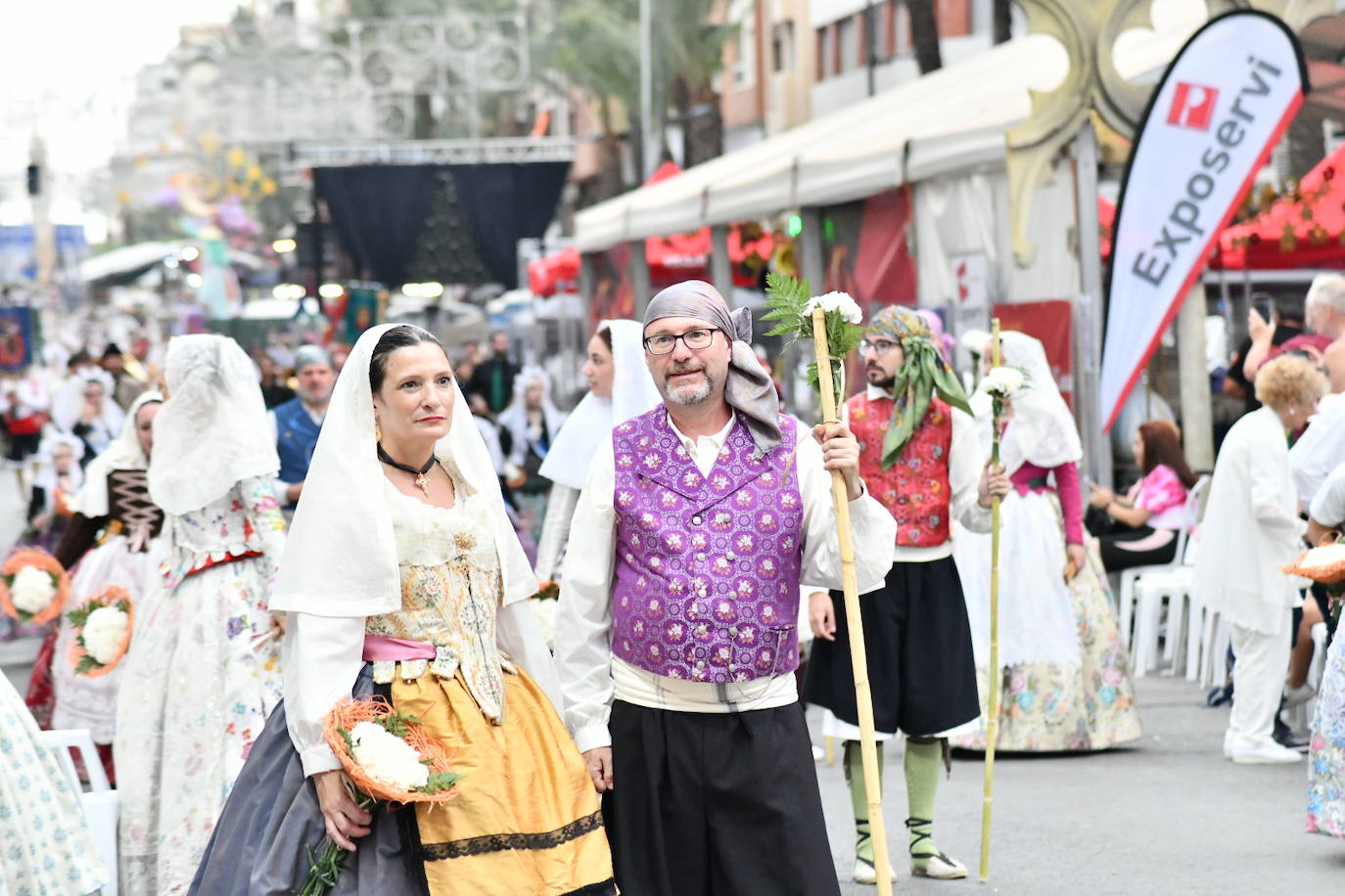 Pasión, tradición y música en la Ofrenda de Flores a la patrona de Alicante