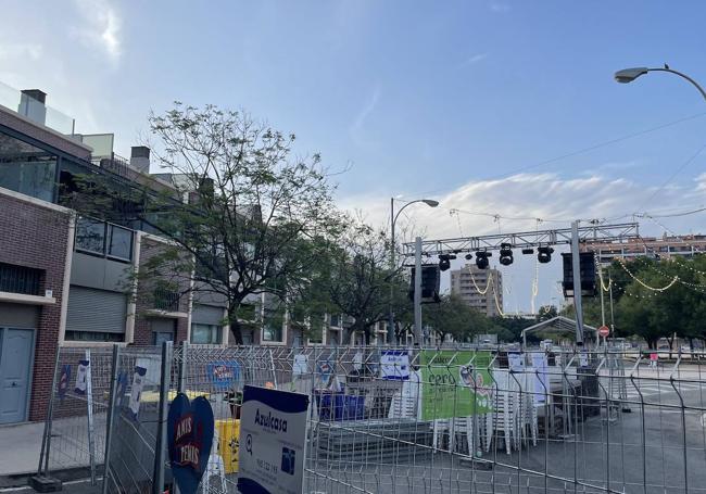 Urbanización y racó de la hoguera Parque de las Avenidas.