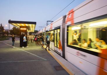 Comienza este miércoles el horario ininterrumpido del Tram de Alicante para las Hogueras 2023