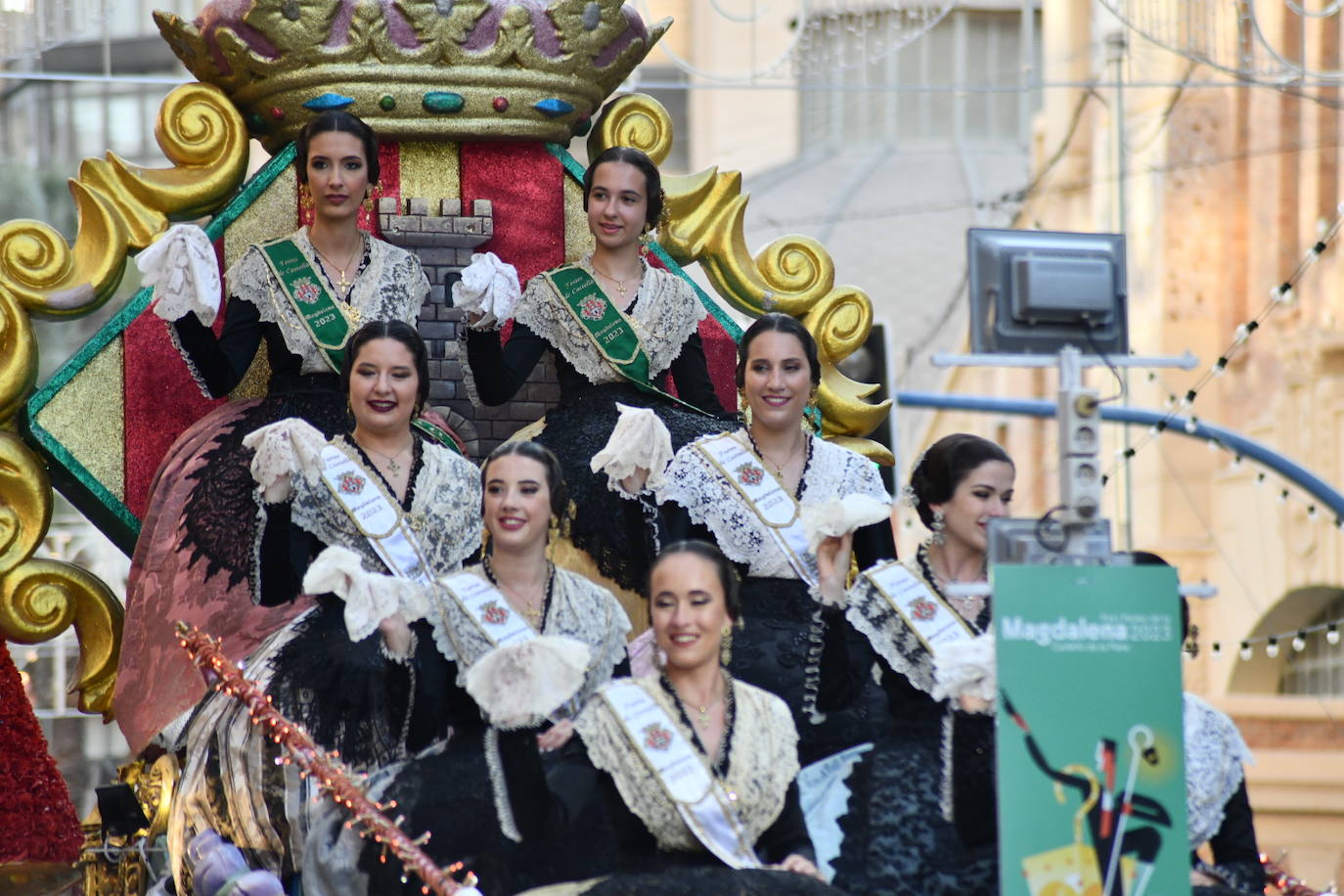 Música y arte del mundo en el Desfile Folclórico Internacional de Alicante