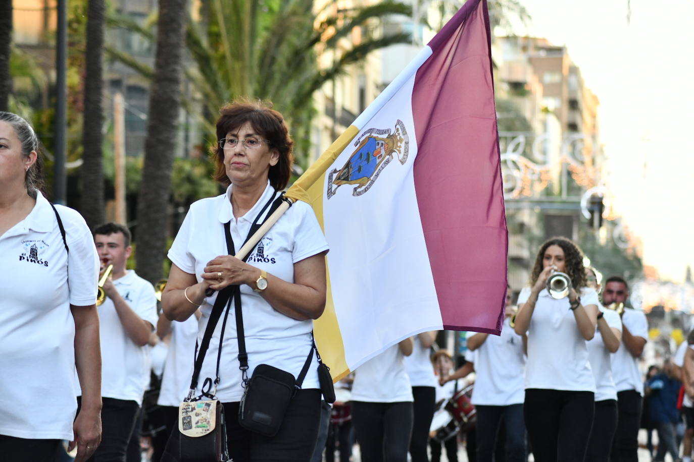 Música y arte del mundo en el Desfile Folclórico Internacional de Alicante