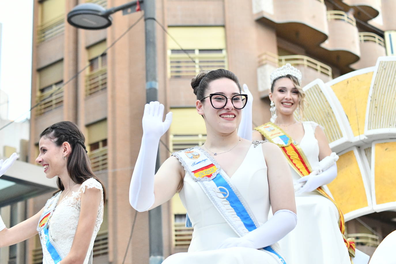 Música y arte del mundo en el Desfile Folclórico Internacional de Alicante