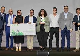Los alumnos ganadores del Premio a la Mejor Solución Constructiva del Concurso Pladur.