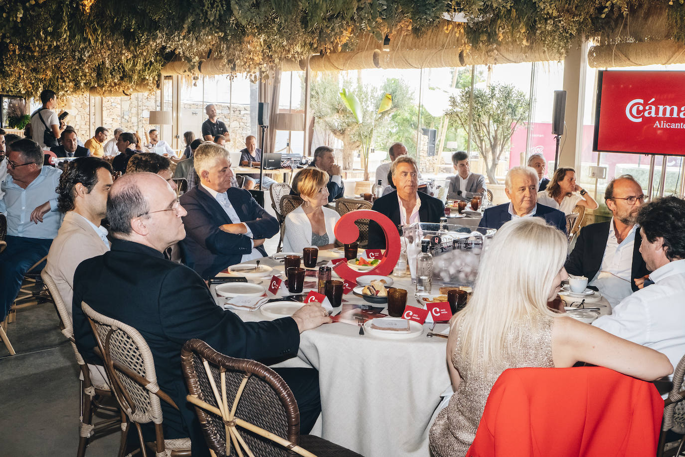 Enrique Riquelme debuta en el ciclo Conferencias Circulares de la Cámara de Alicante