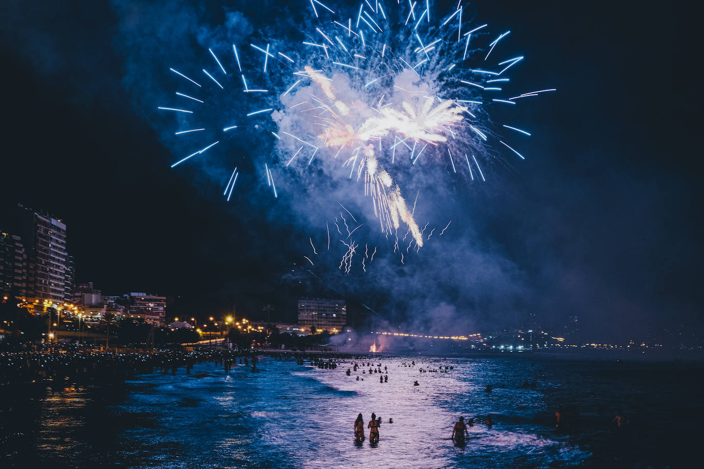 Los fuegos de Alicante se despiden