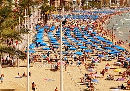 Imagen reciente de la playa de Levante de Benidorm
