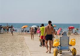 Servicio de playa accesible en el Postiguet