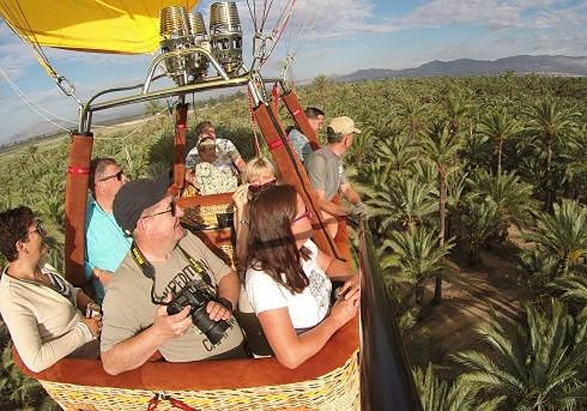 Vuelo en globo por el Palmeral