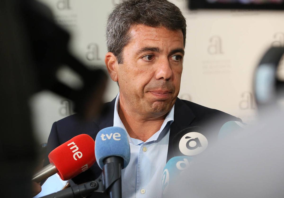 El presidente de la Diputación, Carlos Mazón, tras el pleno de la institución provincial