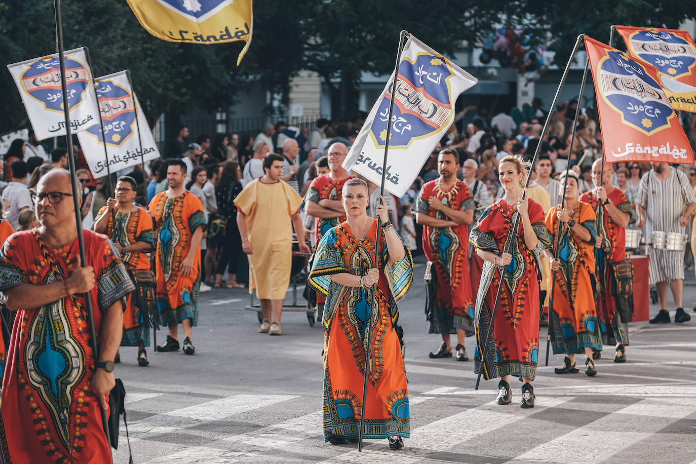 La Entrada Mora de San Blas deslumbra a los alicantinos