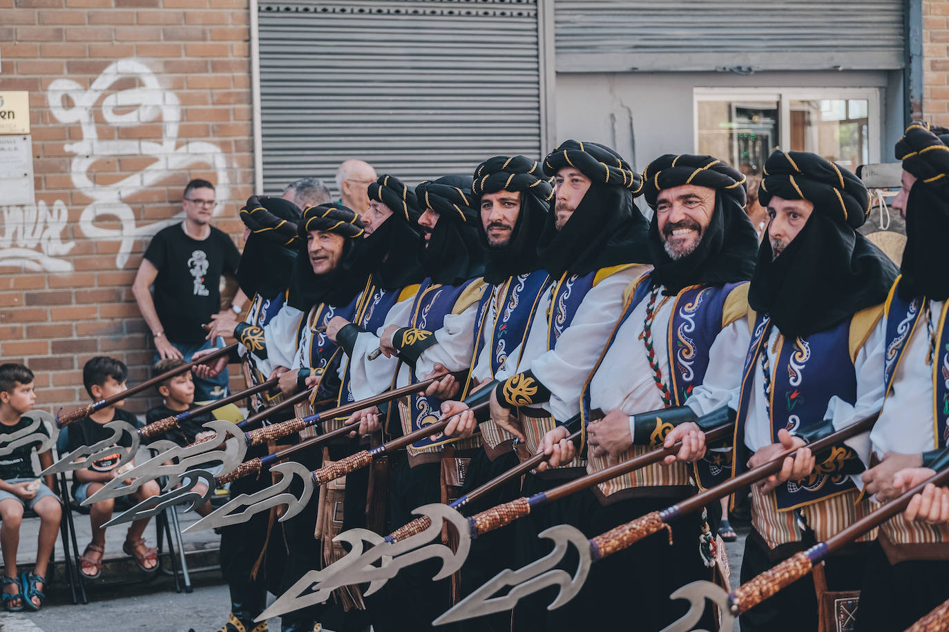 La Entrada Mora de San Blas deslumbra a los alicantinos