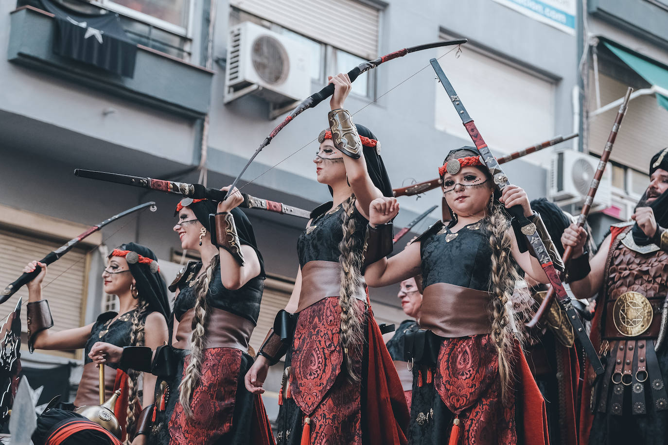 La Entrada Mora de San Blas deslumbra a los alicantinos