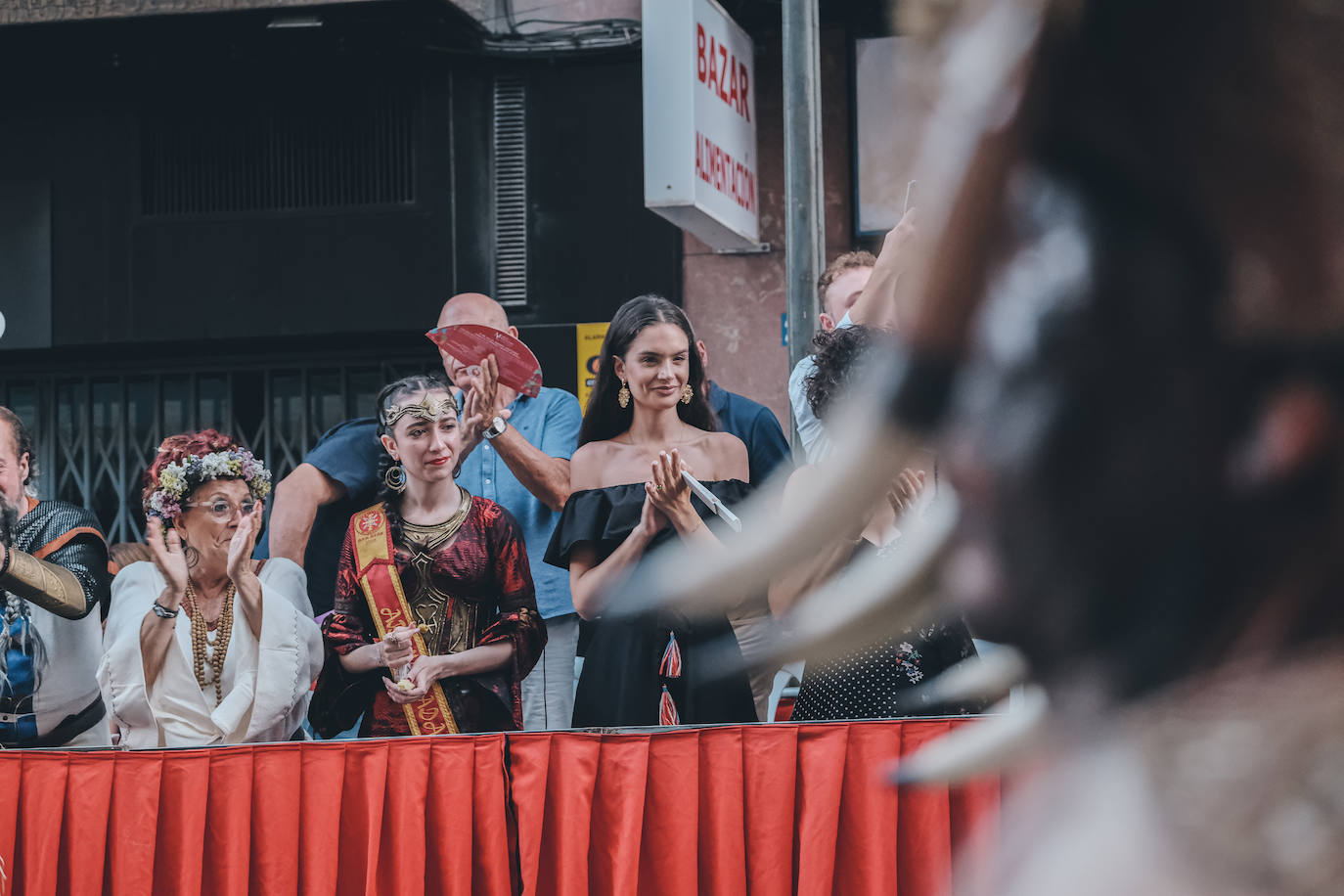 La Entrada Mora de San Blas deslumbra a los alicantinos