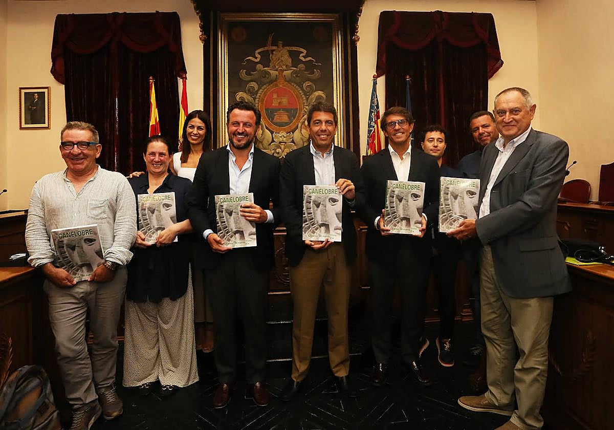 Presentación de la revista 'Canelobre 74' en Elche.