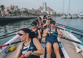 Equipo Rema Vida entrenando en el Real Club de Regatas de Alicante.