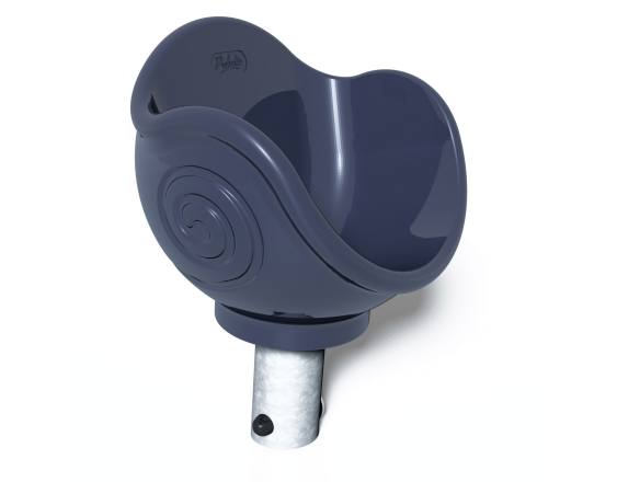 Imagen secundaria 2 - Los nuevos juegos instalados en la plaza.