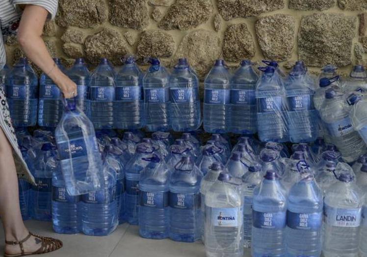 Las botellas de agua serán protagonistas en la jornada electoral