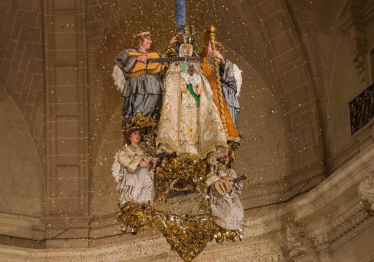 Icónica imagen del Misteri d'Elx.