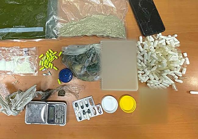 Material incautado por los agentes.