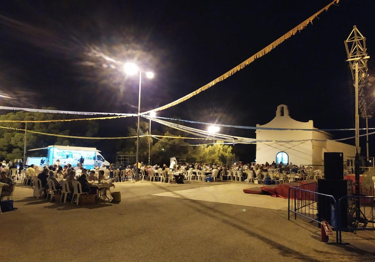 'Soparet' en la plaza de la Ermita de La Cañada del Fenollar en Alicante.