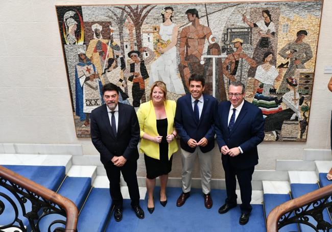 Luis Barcala, Ana Serna, Carlos Mazón y Toni Pérez en el acto de investidura.