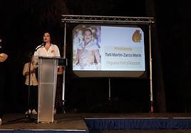 Toñi Martín-Zarco presenta a su equipo a la Federació de las Hogueras