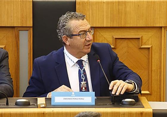 Toni Pérez durante su investidura como presidente de la Diputación de Alicante.