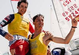 Pol Mateu y Alejandro de Maqua celebrando en el RCR Alicante tras proclamarse campeones del mundo.
