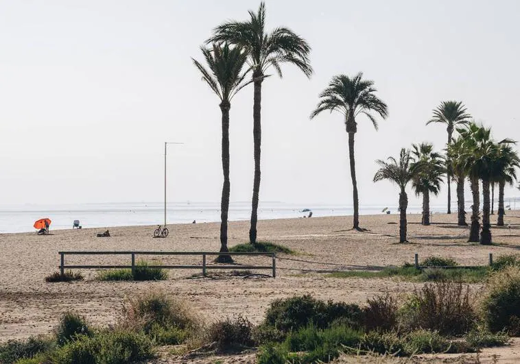 Cerradas cinco playas en la provincia de Alicante en el primer gran fin de semana de vacaciones