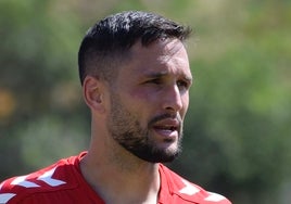 Florin Andone, durante un entrenamiento con el conjunto azulgrana