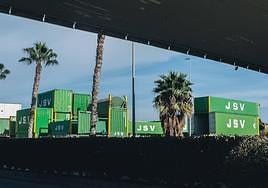 Contenedores de la localización donde iría el apartadero