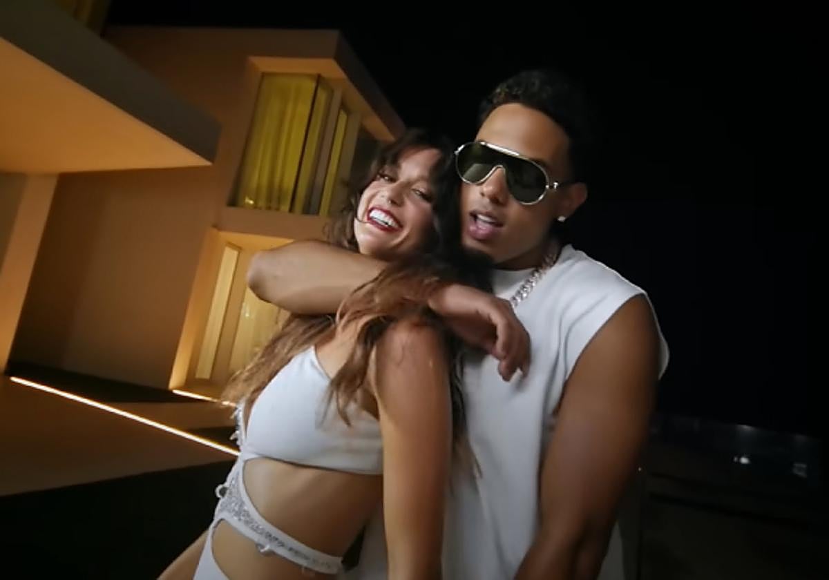 Fotograma del videoclip de 'Lala' de Myke Towers con María Pedraza.