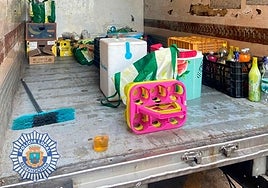 Imagen del interior del camión interceptado en Benidorm en el que los 'mojiteros' preparaban las bebidas