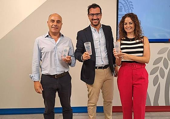 El gerente de UTE Elche, Alberto Bleda, y el edil de Servicios Públicos, Claudio Guilabert.