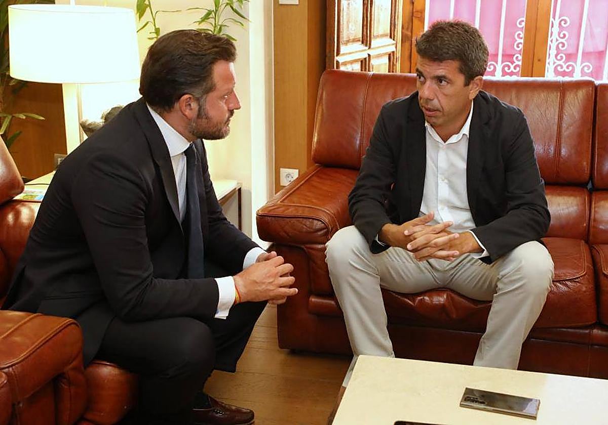 El alcalde de Elche, Pablo Ruz, junto con el President de la Generalitat, Carlos Mazón