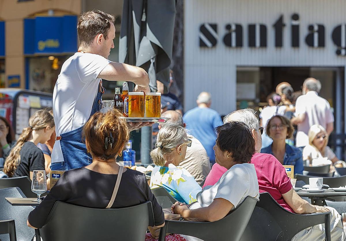 Foto de archivo de un bar en Zaragoza.