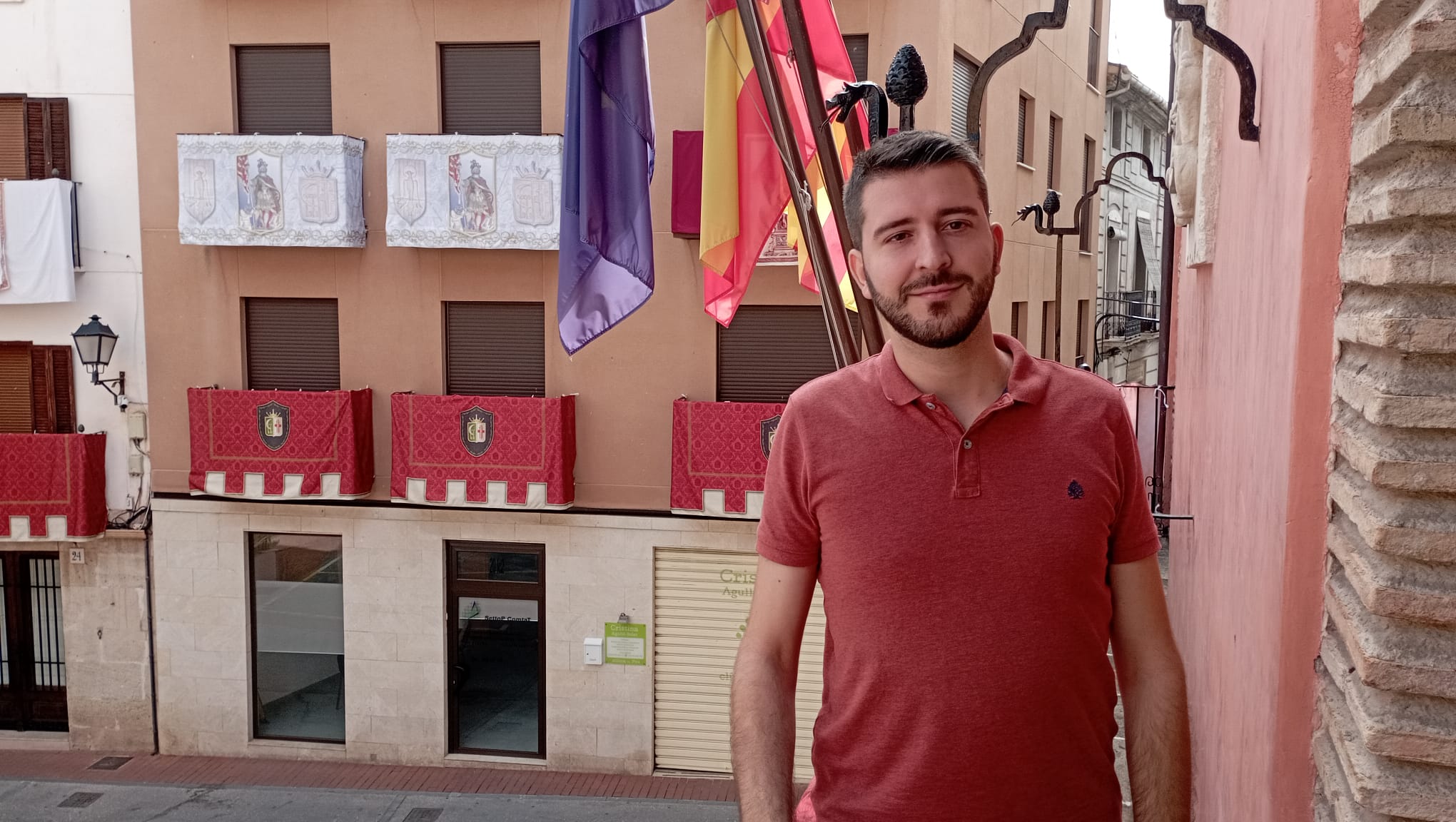 Jordi Pla, en el balcón del despacho desde el que dirigirá Cocentaina hasta 2025.