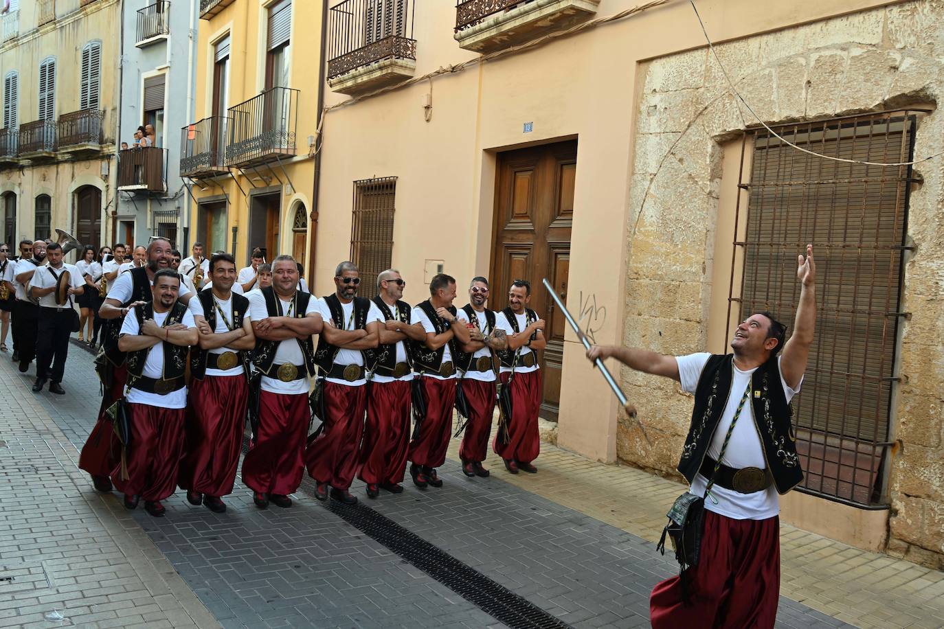 Los Moros y Cristianos protagonizan la Diana Festera de Dénia