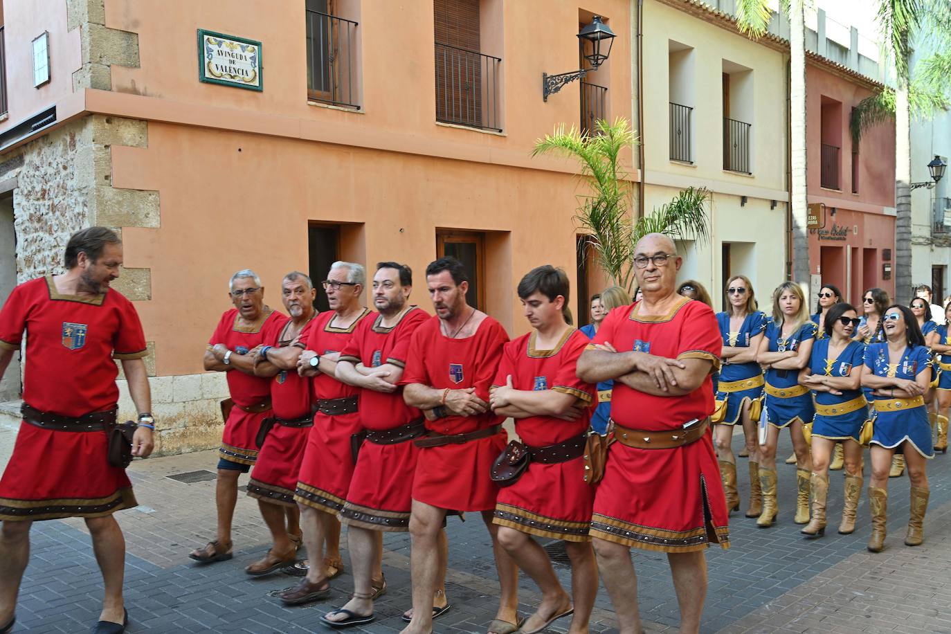 Los Moros y Cristianos protagonizan la Diana Festera de Dénia