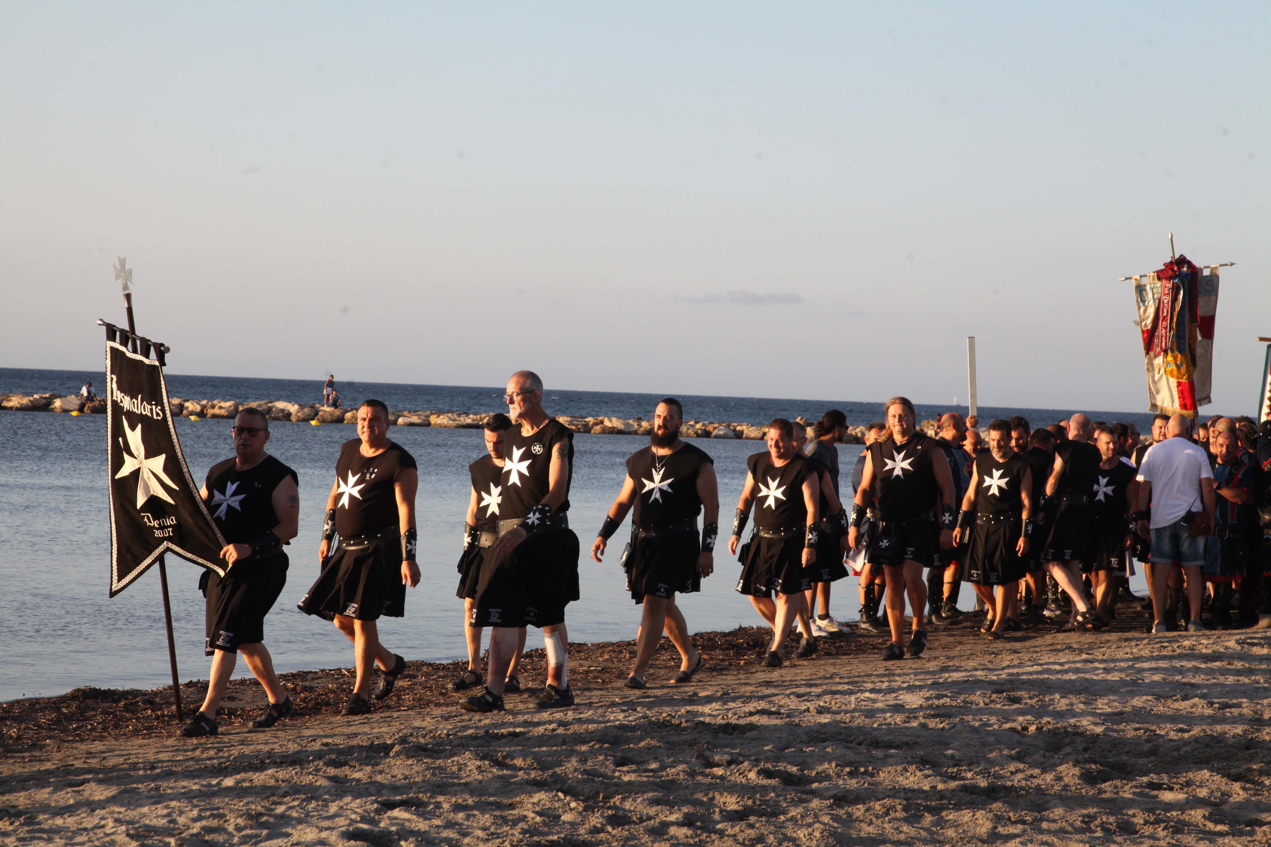 Los Moros y Cristianos desembarcan en Dénia